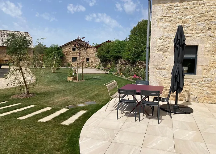 Maison Village De Charme * Montrozier